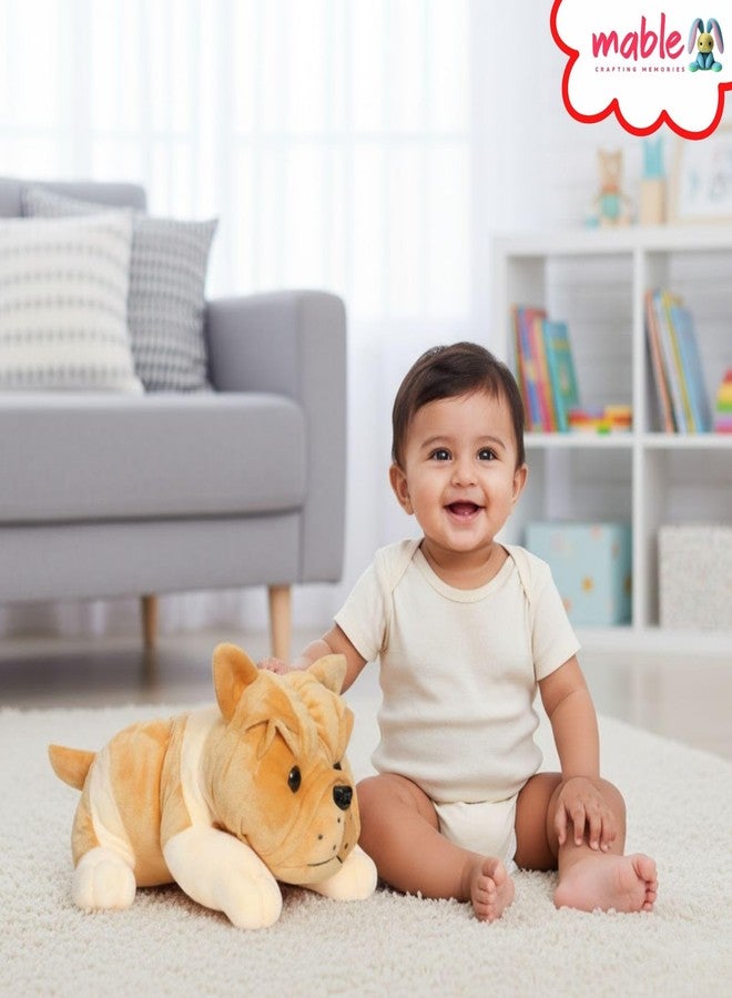 MABLE لعبة كلب بولدوغ ناعمة للأطفال من مابل | قطيفة فائقة النعومة | لعبة جرو محشوة لطيفة | دمية كلب كبيرة الحجم قابلة للعناق للأولاد والبنات | هدية رائعة لحيوان أليف صغير (60 سم، بني فاتح) - Image 4